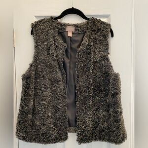 Chico's Faux Fuzzy Fur Vest - Gray - open front - Chicos size 2 - (large)